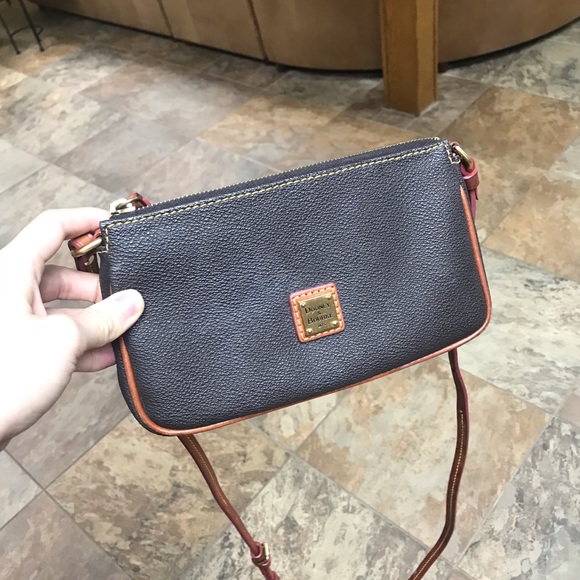 Dooney & Bourke crossbody - Picture 7 of 7